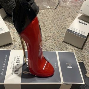 - Good girl Carlina Herrera 2.7